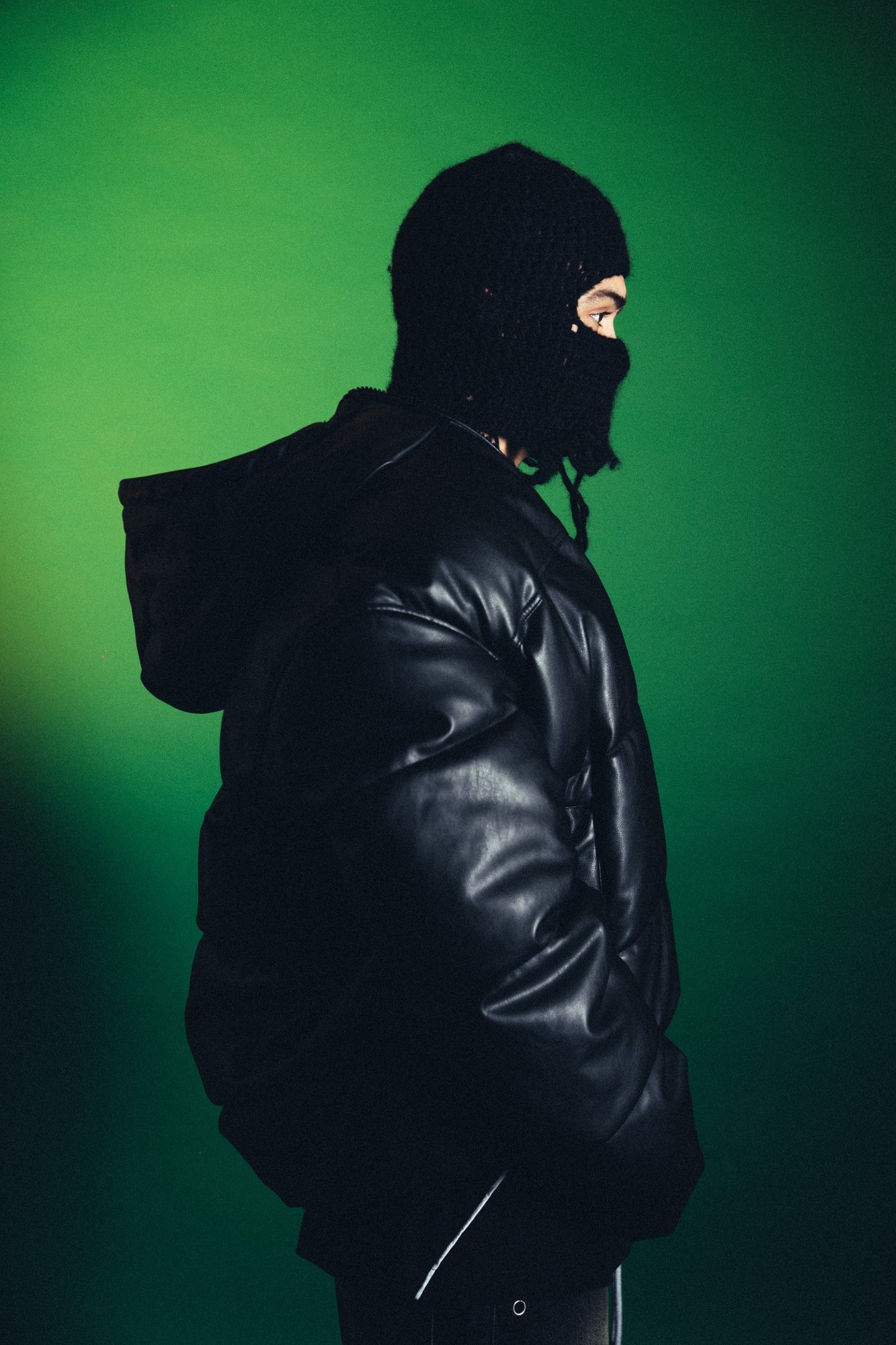 Portrait studio vert de Hugo Soubeiran